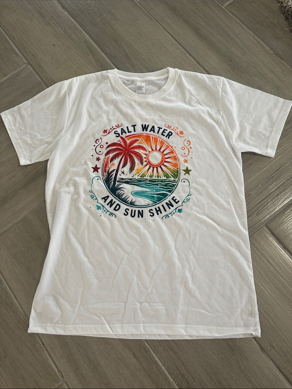 🚨2 for $10 🚨NWOT White Graphic Tee – Salt Water and Sun Shine - Picture 1 of 1